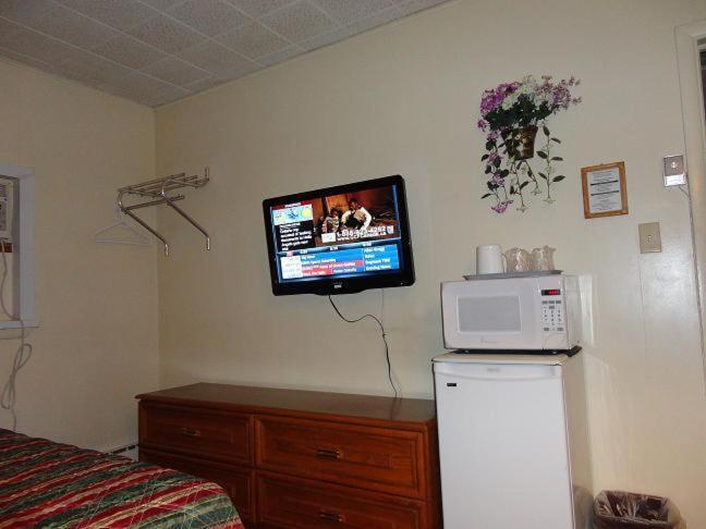 Hillside Inn Пемброк Номер фото