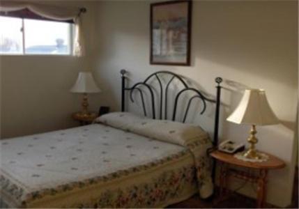 Hillside Inn Пемброк Экстерьер фото